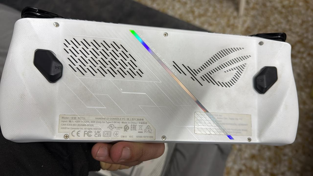 السلام عليكم
روج الاي اكستريم نظيف للبيع
الملحقات: لاصق حماية اصلي
-كفر اصلي مطاط
-جنطة ضد الصدمات
السعر ٥٧٥  الف وبيه مجال للطيبين
للتواصل :***********
