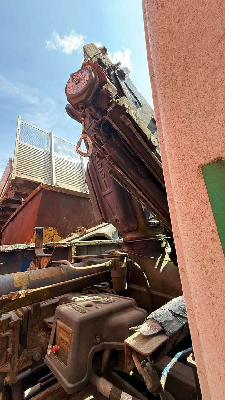 كرين للبيع فاسي حجم 420 موديل 2007 فول سيفتي ريمونت كنترول 4 رجلينات 3 سلايت مكفول كفاله عامه من كل نواحي اوربي ما مشتغل بلعراق مكاني اربيل ***********
