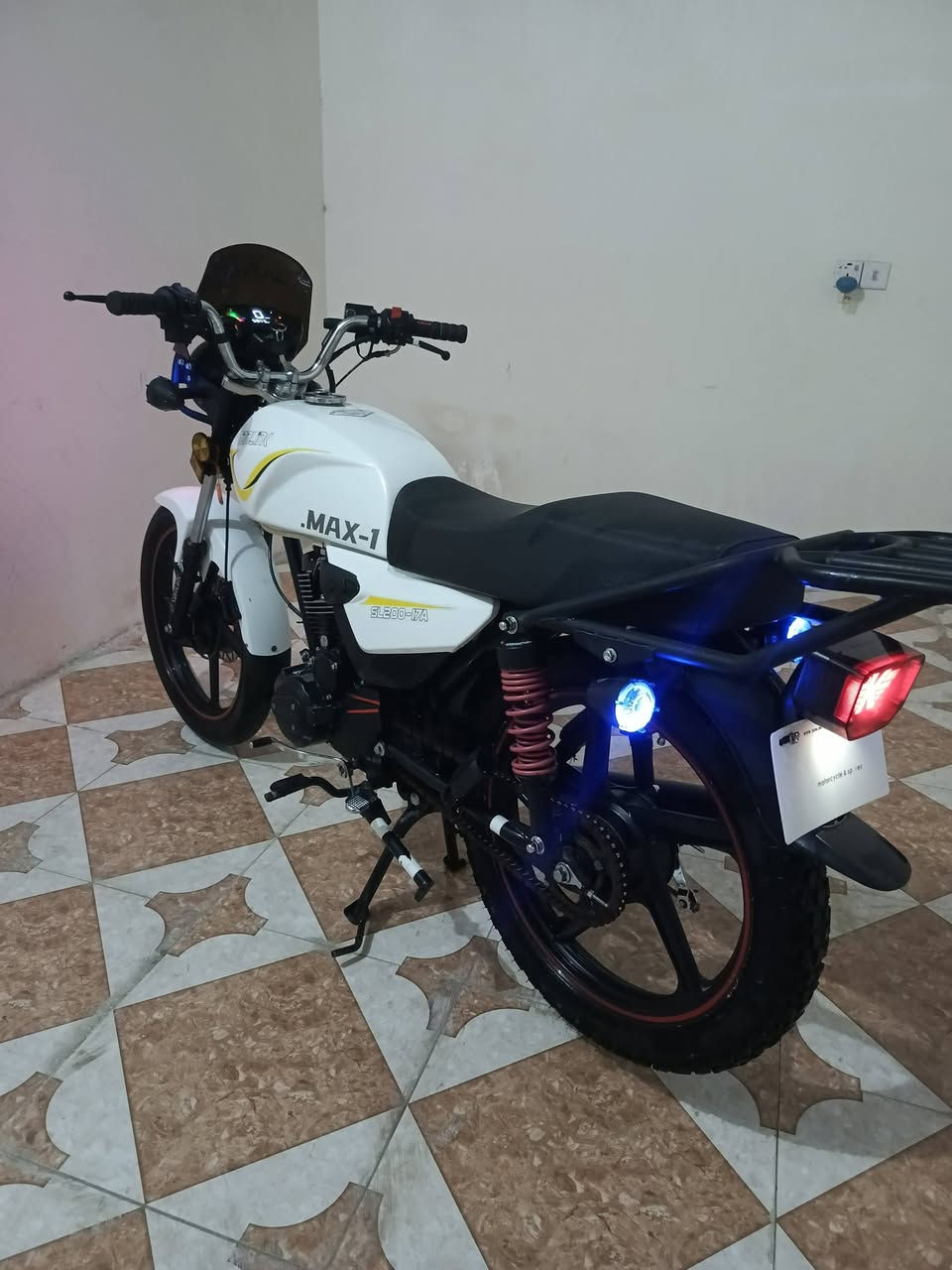شاينك للبيع مكفوله كله موديل 25 سعر 800 مكاني بابل جبله ***********

