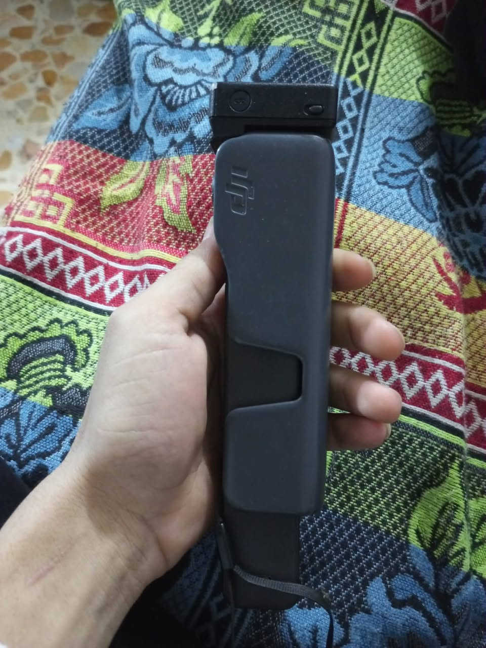 سلام عليكم شباب اوزمو بكت 2 كومبو وياها مايك وبل بطارية وعدسة جاهز نضافة كدامك ***********
