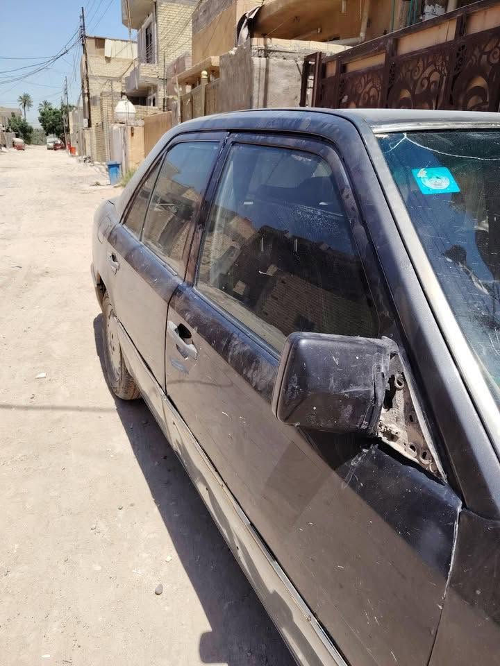 مارسدس دب موديل 90 سياره شغاله وتمشي يراد تعمير بسيط ماواصله للبدنه ضربه وصور موضحه محرك 2500 بطه وكير جدد توهن مشدودات للبيع او مراوس شراي اتصل ***********
