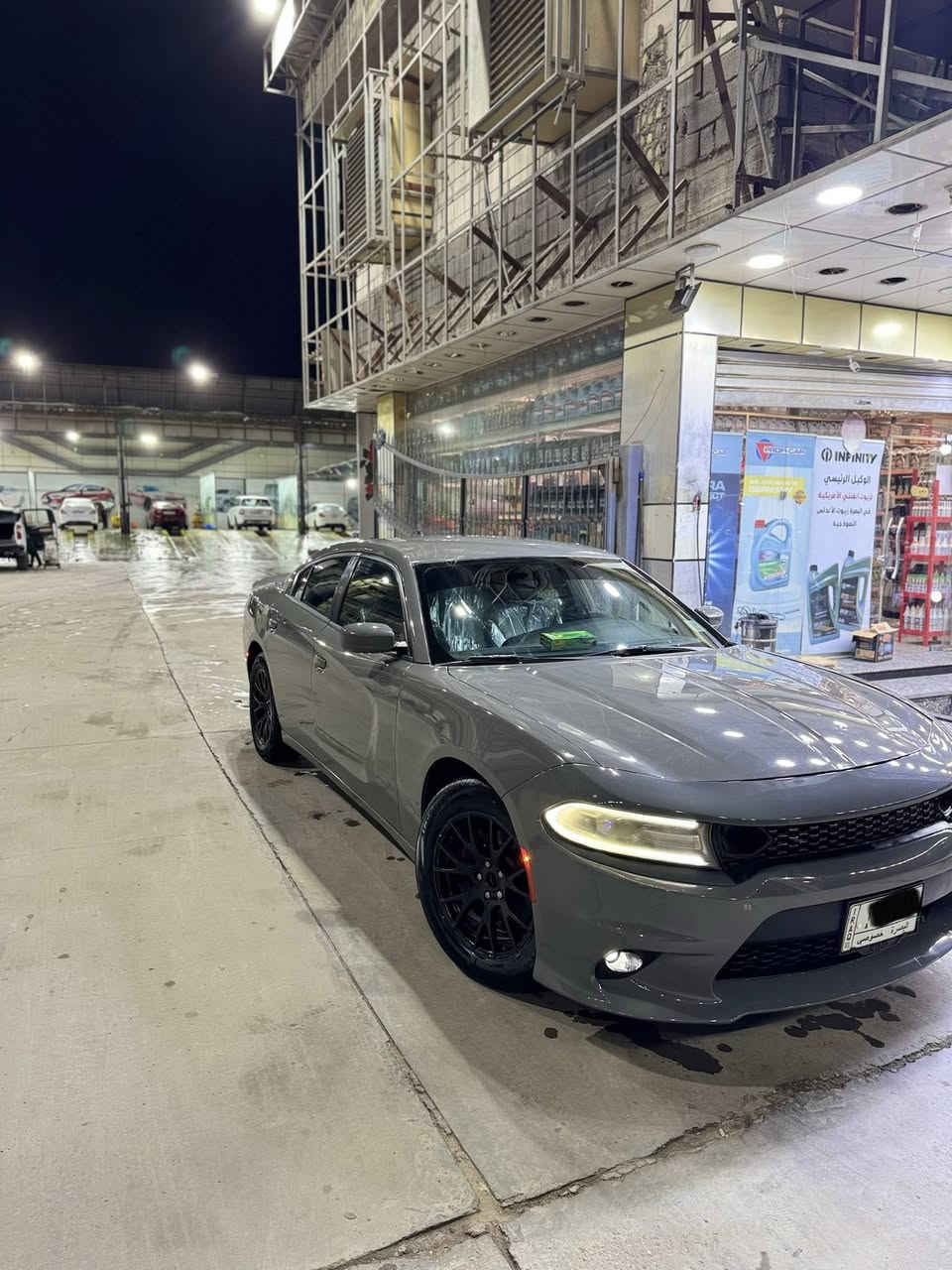 السلام عليكم
للبيع دودج جارجر Sxt 2017
وارد امريكي ماشيه 110 ميل ، رقم بصرة ، استخدام شخصي
ضررها : حالوب 80% بأمريكا ،  بيها رش ع كد شبر باب عكس السايق وبيها تعديل ع كد شبر بالجاملغ الامامي جهة عكس السايق والسايق  وباب خلف السايق
الاضافات : راديتر خليجي وفان راديتر ابو المروحتين تنسى الحماوة.
السعر : 186 ورقة وبيها مجال بسيط
واتساب ع الارقام : *********** - ***********
