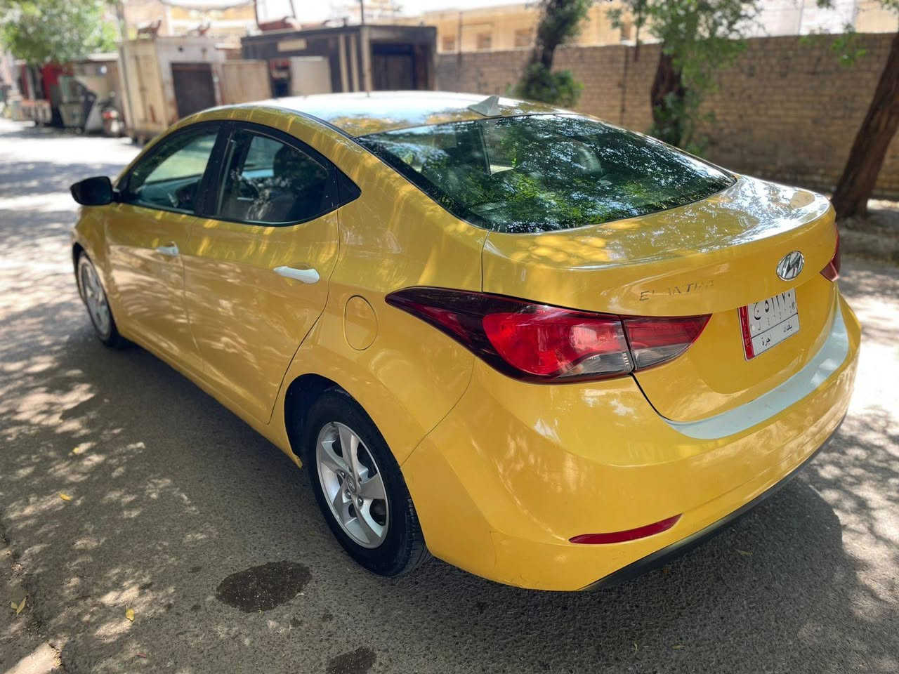 *********** جديده  جدا
النترا 2015 امريكي 
محرك 2000 دوش
 سيارة كلش نظيفة حادثها كلش بسيط هلال الخلفي فقط بجم كبس مكفول غرفتها جديدة محرك بلادي ممفتوح سيارة جاهزه مابيها اي نقص
بدون شاصي لغد تكم 
بدون ايرباك 
غرفتها جديده بلاديه محافظين عليها مدوشمه 
لونها البلادي ابيض 
داخل  عسلي 
فول تحكمات ستيرن 
ماشيه  من امريكا ٧٠  حاليا ١٣٠  
سياره  عله ايد وحده من سنتها 
تبريد  ثلج   يكرص كرص 
انظمة قياده 
سونارات موجوده  
سويجات الشركه عدد٢  
تخم تاير جديد  وباتري 
صدر امامي خلفي  نظيف 
غرفتها  جديده  لوك بلاديه 
 مكاني بغداد الاعظمية 
السعر 103 ورقة 
اتصال فقط مكلف بلنشر 
 ***********
