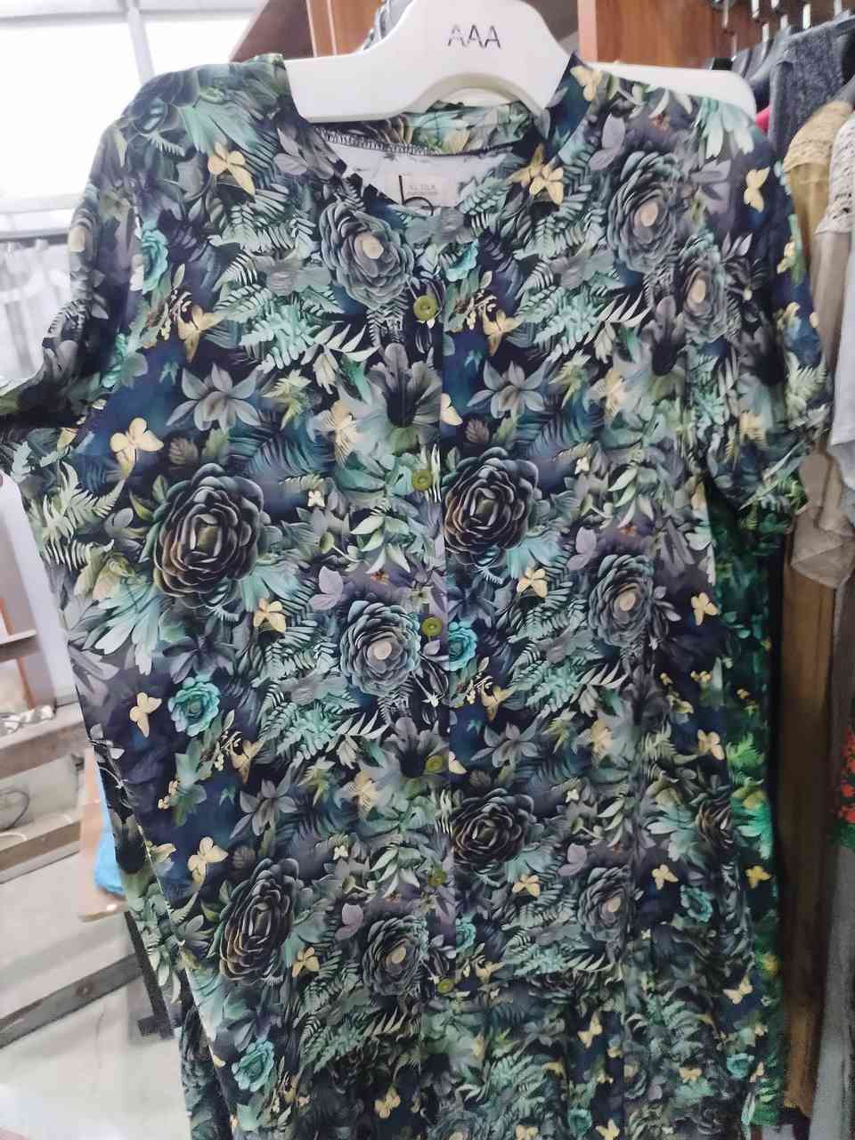 كشمير الوان صيفية مريحة سعر ٧ فقط


**إذا كنت صاحب هذا الإعلان وتريد حذفه لأي سبب، رجاءا أرسل رسالة إلى الدعم الفني**