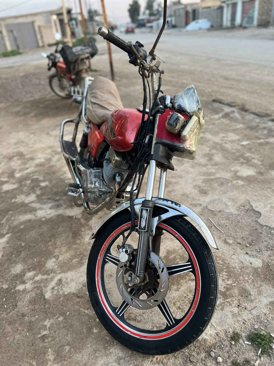 موطور للبيع مكفول من كلشي شغال فول اتصل رقم ***********
