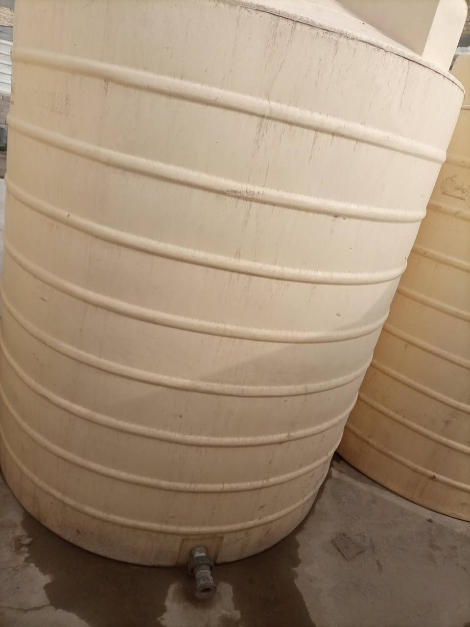 تانكيات ماء الامريكي اخو الجديد سعه 10 الاف لتر 
العدد 3 الناصريه المركز ***********.
