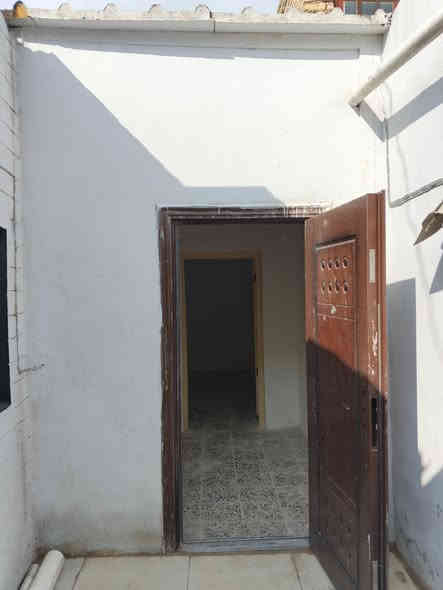 بيت (50) متر زراعي حي ميسان قرار محكمه  مقابل العسكري عمود 230 شارع مول المزرعه يبعد عن شارع الصب. 300 متر
مشمول بالتطويب .
غرفه صاله مطبخ ومكشوفه وطارمه كما موضح بالصور والفديوا
الصاله سندويج والباقي عكاده 
السعر 18 مليون وبي مجال للشراي .تليفون ***********
مكلف بالنشر ☺️خاص موجود 😊
