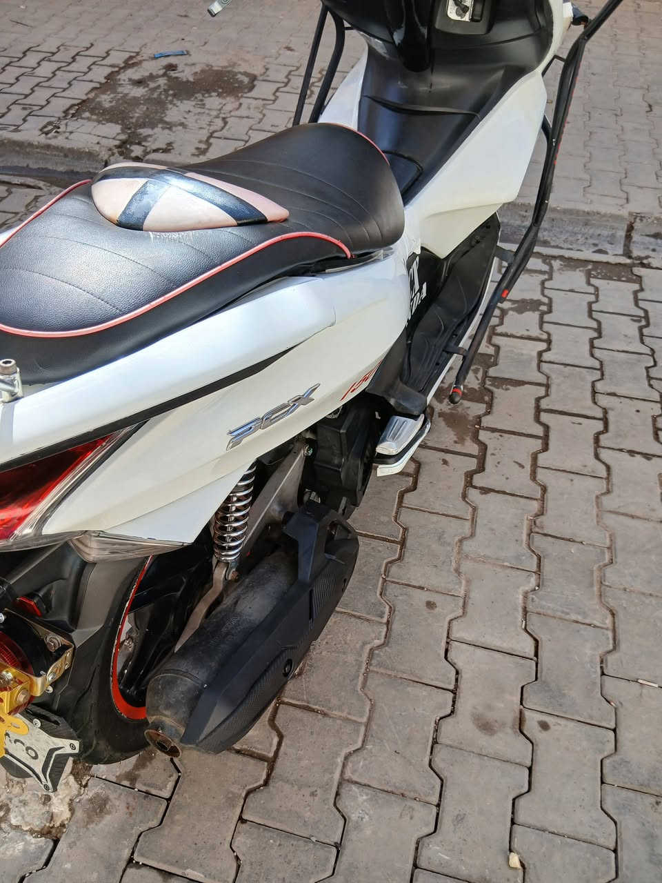 دراجه pcxجيل الاول  الدراجه  ياباني محرك. ( 150) ( jf )كفرات ابلاديهه رمبه موديل 2016
حساس ازدحام حرف A
دراجه كامله أستان كهربائي   لا تبخير. ولاتنقيص الدراجه مكينه لوك شلعه معدل خير من الله  احلا من الصور مال جناي المكان بغداد الكرخ  دراجة مكفوله اي نقص مابيه السعر( مليون 450)
وبيه مجال الاتصل
***********
