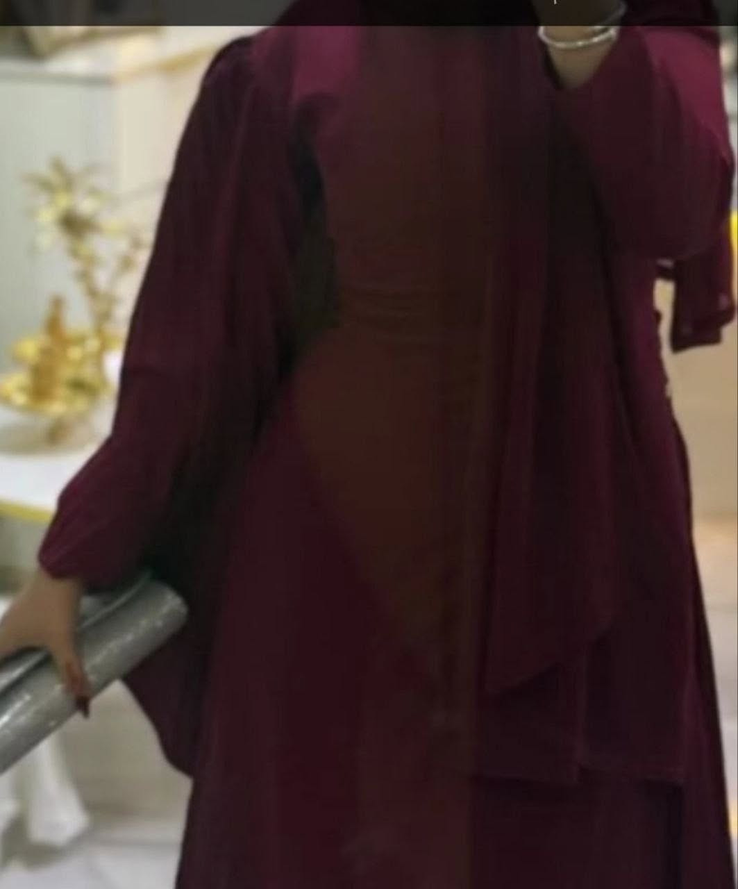 هلو بنات
حبايب هذاالفستان قياس ٣٨ يلبس وزن جوه ال٦٠ 
 اخذته ب٤٠ الف لبسته مرتين ع كد ٦ ساعات  أريده ب٢٥ مكاني بابل متوفر توصيل داخل المركز


**إذا كنت صاحب هذا الإعلان وتريد حذفه لأي سبب، رجاءا أرسل رسالة إلى الدعم الفني**