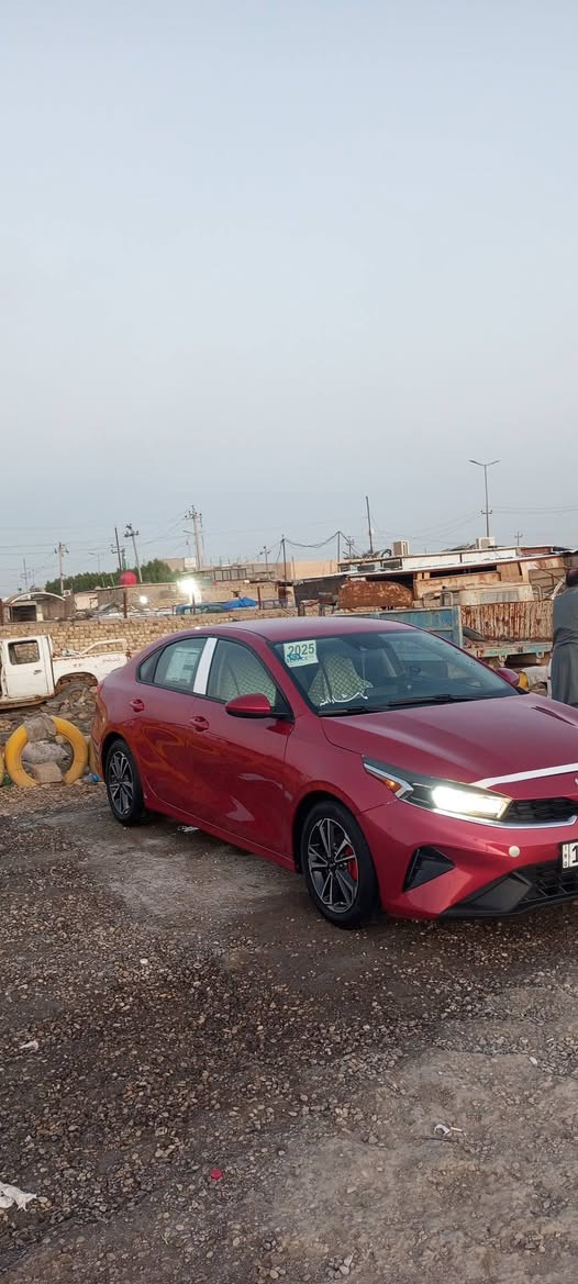 السلام عليكم للبيع فقط كيه فورتي موديل 24 معوقين مثنى بسمي وكاله عامه للمشتري حادث  جاملغ وبنيد مكان السماوه قضاء الخضر السعر 137 وبيه مجال قليل لشراي الاستفسار ***********
