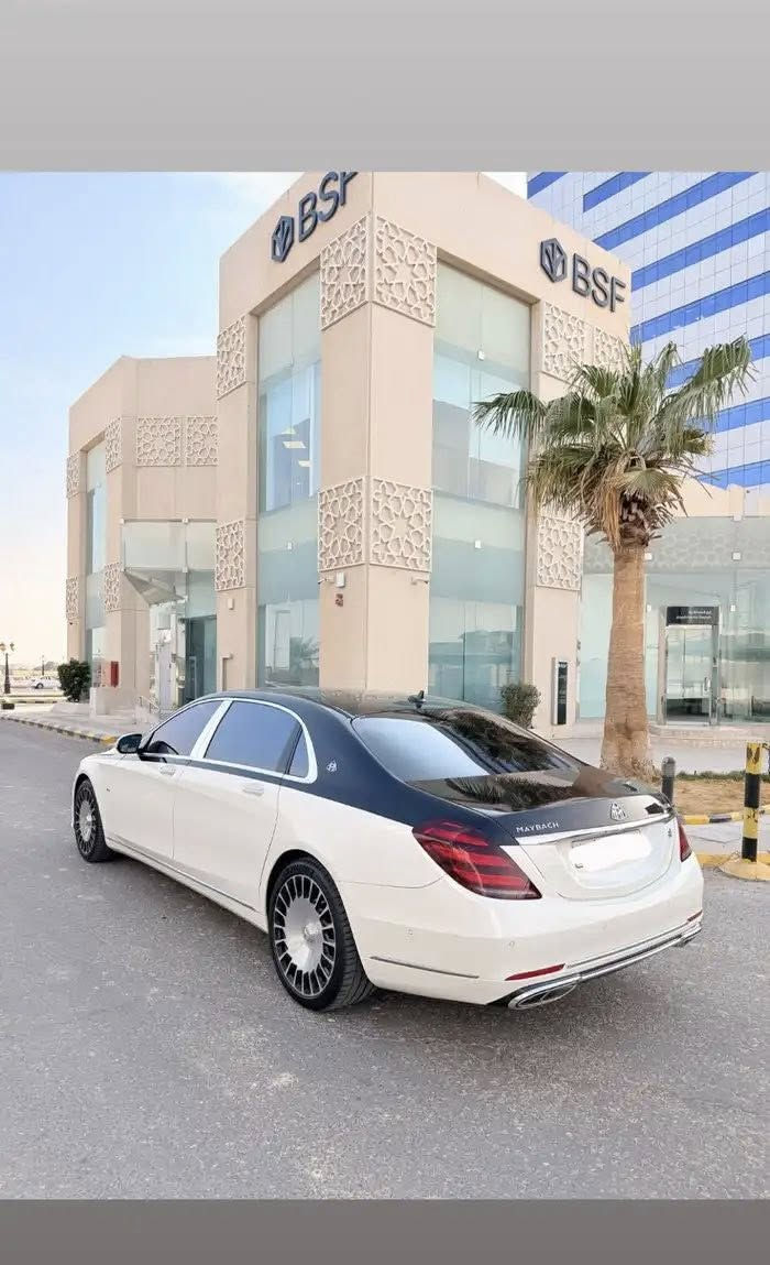 السلام عليكم//  

بدون اوراق كلك ادوات//

مارسدس مايباخ   //  s560 V12 

مكفول من الصبغ والكص والسرقه //

ماشيه 117  الف كم //

وتساب موجود لان ما متواجد على الاتصال فقط وتساب//

 ***********
