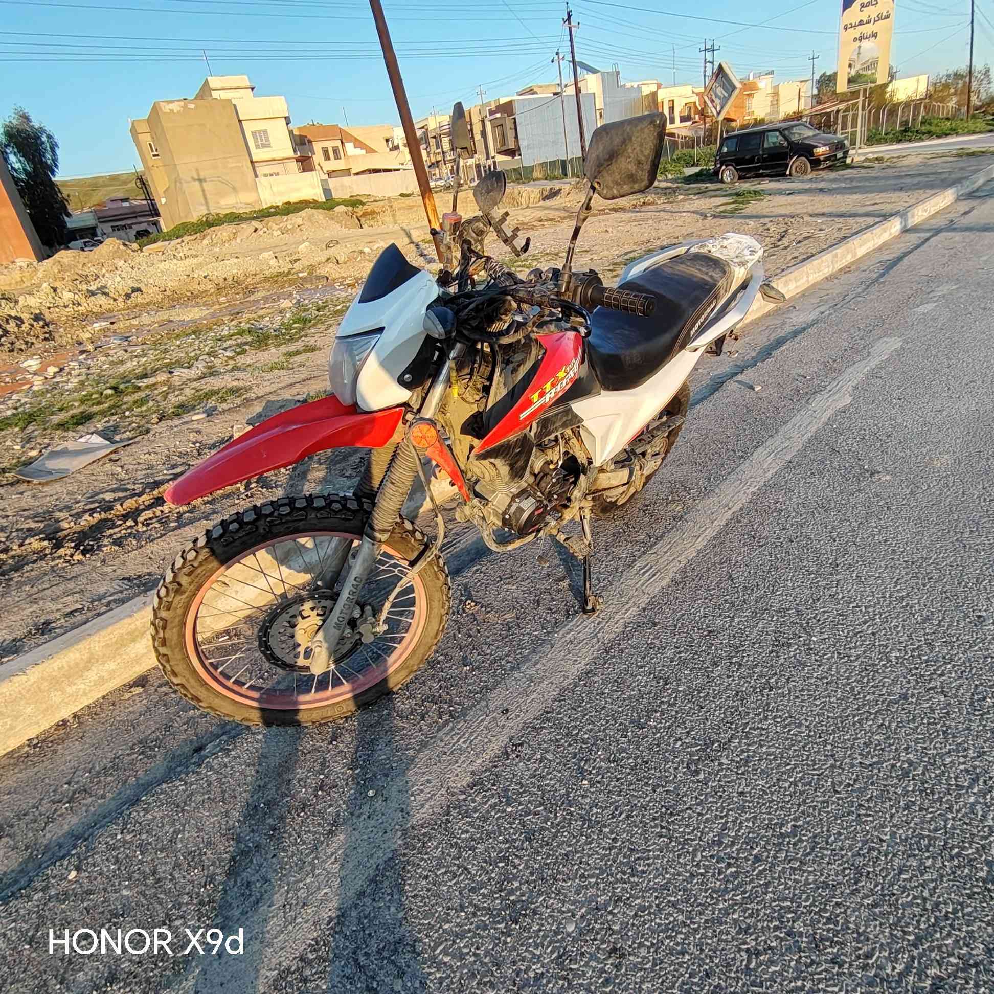 سلام عليكم 
شباب مطور قفاز هذه نوع 
مرقم دهوك سنويه عضم لي 2030
محرك جديدي بعدو بدهن شركه 300سيسي 
كهربايات فول شغله زوج تواير جديد 
لايت مال سياره الله وكيل 50الف شادو 
مطور كلشي ما يوجعه محور ويل على ويل كب وجوب ليس 
ويل الصلي موجود 
***********وتساب فقط او خاص على مسنجر 
السعر مليونين 400بي مجال الشرايه يدلل بس قساط ما ابيع
