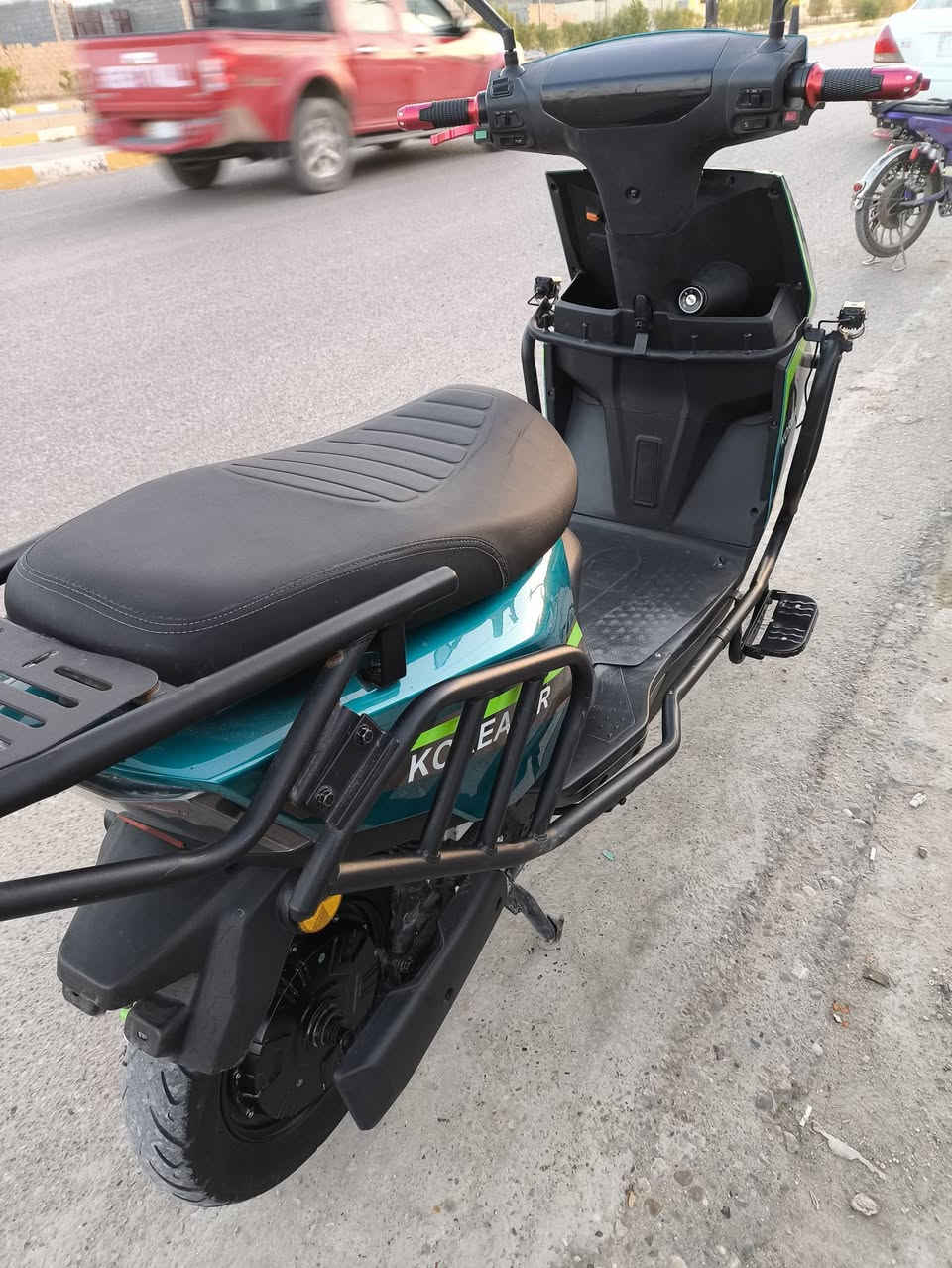 السلام عليكم ورحمة 
دراجه شحن للبيع 
موديل 24/سرعتها 4نمرات +قفل السرعه 99
بطاريات فول 
رايدها 700وبيها مجال 
للتواصل ع هذا الرقم ***********
