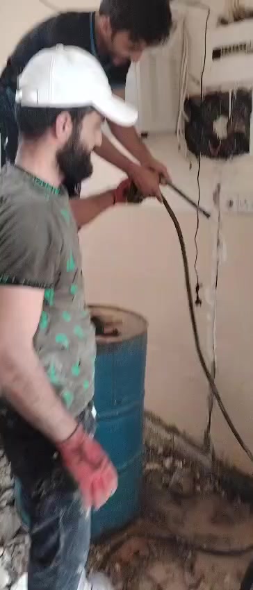 الحمدلله الذي علم الانسان ما لم يعلم والصلاه والسلام على النبي الامين محمد صلى الله  عليه وسلم)
يتوفر لدينا كوسرة قص الحياطين وفتح الابواب والشبابيك وكتر قص الشوارع+ ويوجد أيضاً جهاز تثقيب كور فتحات سبالت ومرشحات ومزاريب وفتح تكت التبريد المركزي 

شركه تبارك الرحمن بادارة كرم ابو علي 

العنوان زمار شارع المكافحة 

رقم الهاتف: ***********
