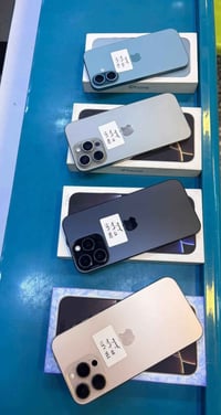 آيفون ١٦ • آيفون ١٦ برو ماكس • القائم