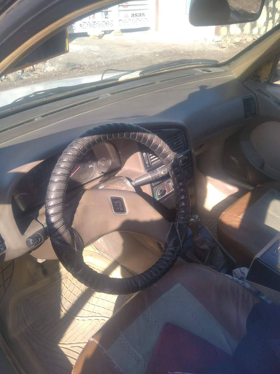 بيجو جلكس مكينه وكير وحداديه مكفوله من ضربه ماعدا البنيد فقط
2010موديل الرقم ***********
