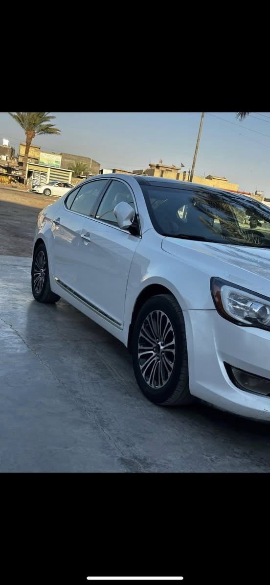 سلام عليكم كاتنزه مديل 2012 فول مواصفات vip بيها قطعتين صبغ بدون دوخل ولسونار موجد رقم اربيل الجديد بسمي محرك كير تبريد طخم تاير حداديه خير من الله السعر 120  رقم الهاتف ***********
