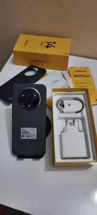 ريلمي ١٤ برو بلس • ٥١٢ • ملحقات كاملة