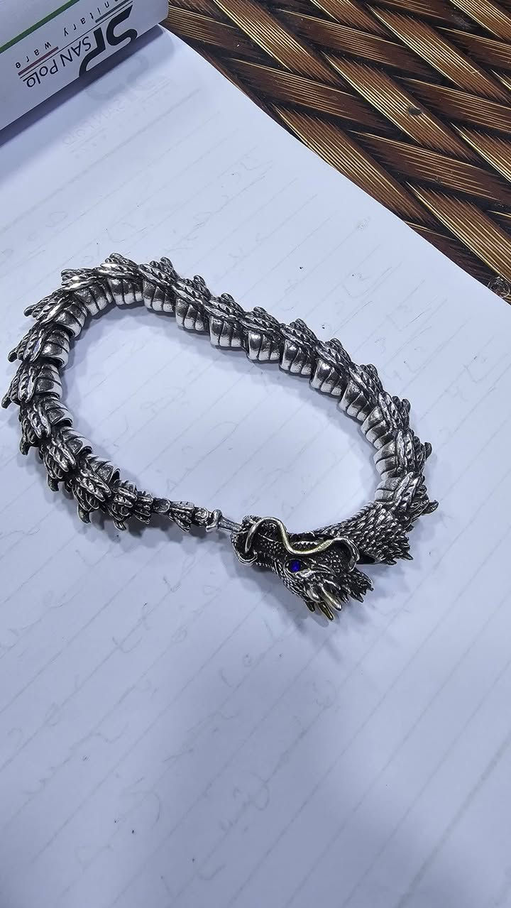 للبيع سوار فضه وزن ثقيل وزنه تقريبا 51
السعر  200 الف


**إذا كنت صاحب هذا الإعلان وتريد حذفه لأي سبب، رجاءا أرسل رسالة إلى الدعم الفني**