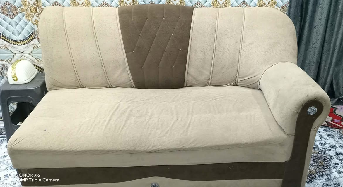 ديوان ١٨ مقعد مابي اي ضرر وخشبه من القوي بلفديوا واضح جدا السعر ٥٠٠ وبي مجال قليل الشراي فقط يراسلني خاص 
العنوان ديوانيه ناحية نفر ديوانية, القادسية


**إذا كنت صاحب هذا الإعلان وتريد حذفه لأي سبب، رجاءا أرسل رسالة إلى الدعم الفني**