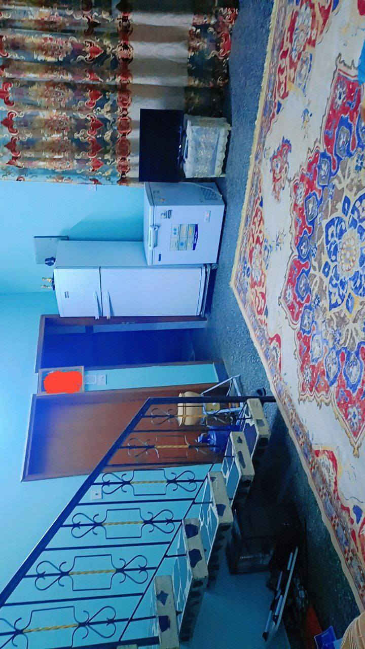 بيت للبيع في الشعب_ شارع الصحة المساحة 150 الواجهة7ونص النزال 20 يحتوي على طابقين الطابق الأول استقبال و غرفة نوم ومساحة درج ومطخ حار وبارد + حمام و تواليت داخلي و خارجي الطابق الثاني يحتوي على ثلاث غرف و حمام الطابق الثالث سطح ومخزن للاستفسار الاتصال على الرقم ***********
