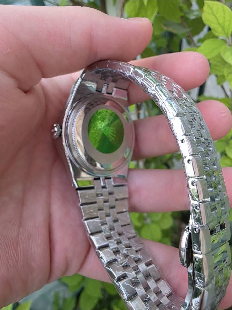 ساعة من ماركة "Rolex"  موديل 2025
تعمل بنظام كوارتز "باتري" 
📟تاريخ شهري    
🔍عدسه مكبر للعداد الشهري 
😍ماكنة  كبس 
🔥زنجيل مشابه التيتانيوم
💥قفل  فراشه
🔥ماكنه على ماطور (تعمل كالاوتماتيك)
💎زنجيل عليه ختم رولكس 
🤩  السعر  30الف مع التوصيل
📞للتواصل والاستفسار يرجى التواصل معنا على الرقم
***********
🚛🚚يوجد لدينا توصيل لجميع محافظات العراق 🚚🚛🇮🇶🇮🇶
