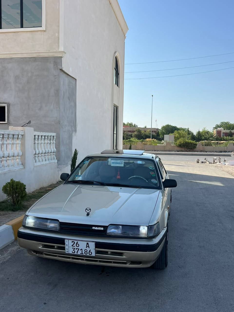 السلام .. عليكم الحلال للبيع
مازدها 626 موديل -1993
محرك 8 بخ مكفول بدون عيب 
كير عادي مكفول بسعر 35 وبيها مجال 
صدر امامي خلفي جديد بور مشط جديد 
كهربائيات / السياره كلها شغاله 4 جام كهرباء شغل
مسجل شغال باتري جديد كيج بانزين وحماوه شغال 
السياره مصبوغه عام بدون ضربها بدون خياس شواصي فرممه مكفوله شرط 
محرك / وكير /. وصدر / وكهربيات / وغرفت السياره / مكفوله. رقم 26 / صلاح الدين الجديد سنويه جديدها شرط التحويل /مكان السياره تكريت القادسيه رقم ***********
بسعر 35 وبيها مجال
