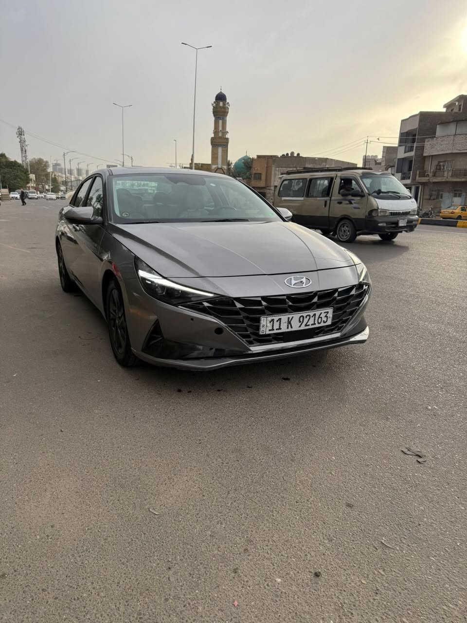 انترا وارد امريكي
موديل 2023. 
السيارة لمتد 
حادثها بسيط مثل ما موضح بالصور
السياره بانزين فقط 
السياره ماشيه 39 ميل
سياره حاليا موجوده فد بغداد  .
مواصفات السياره فول 
تشغيل عن بعد بانوراما
 دواخل جلد ابيض
السعر 16000$
رقم الهاتف :***********
