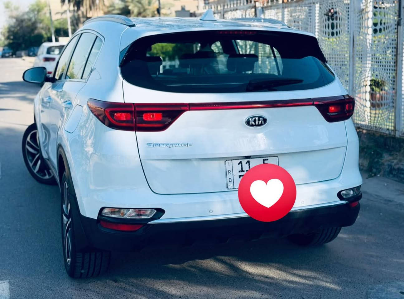 السلام عليكم  للبيع اسبورتج دوليه مودل 21بصمه  كفاله من الصبغ عدا بارد بل الاهلال جامكغ الايمن الخلفي ماشيه 77000الف تبريد شاشه اريل لفكيتر مكان سياره بغداد السيديه للاستفسار اتصل وتساب***********
