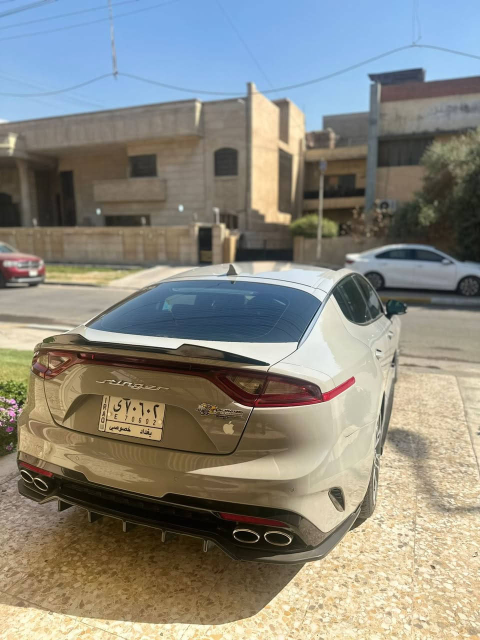 السلام عليكم
للبيع فقط بدون مراوس كيا ستنكر موديل 2019 فئة GT2 فول مواصفات 

محرك 3300 توين تيربو

لون سمنتي مميز 

ماشية ٣٩ الف ميل فقط 

حادث خمس قطع بدون دواخل بدون لغود ابيعلك حزام

السعر ١٤٩ ورقة وبيها مجال قليل 

للاستفسار *********** مكاني بغداد
