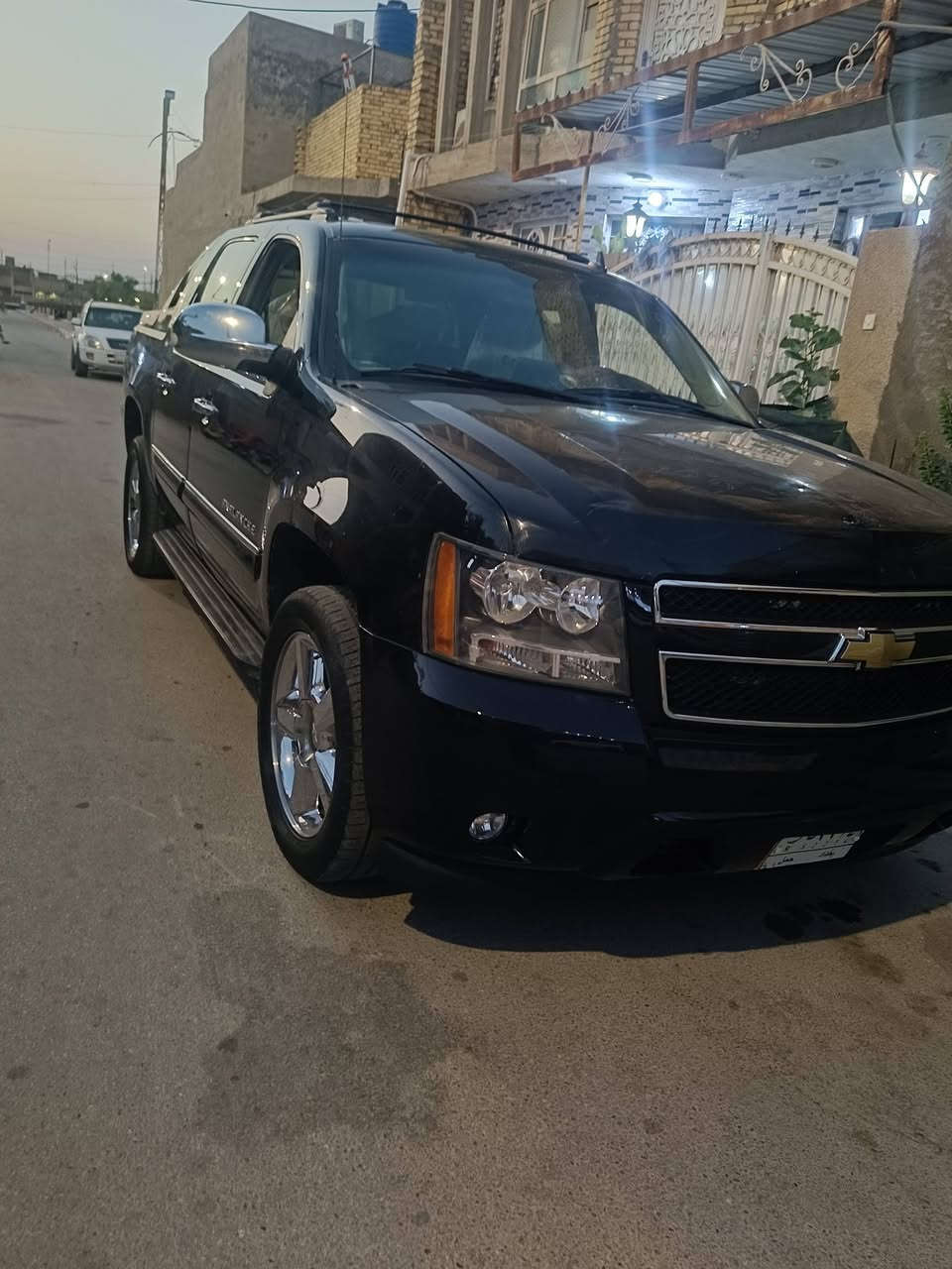 تاهو افلانج موديل 2012 مكينه 8 فول مواصفات LTZ عليها ادامه كامله صدر حداديه جديد منضومه تبريد جديد السياره بيها البنيد تبديل حاويه اصلي والجاملغ صبغ مابيها نقص عنواني كوت سعرها 165 وبيها مجال ***********
