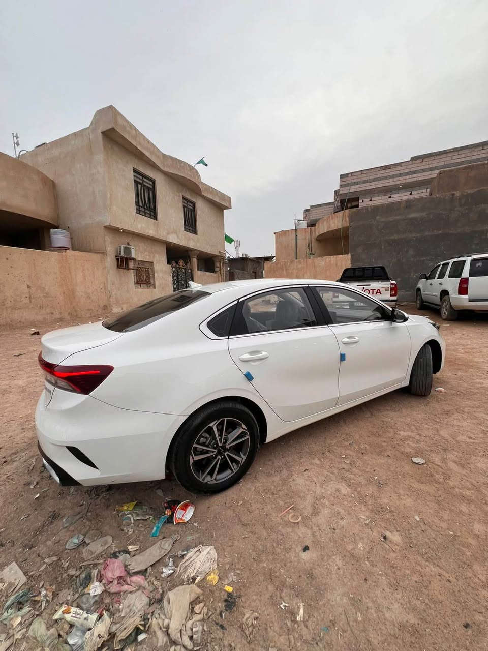 كيا k3 رقم اربيل 2025 فول مواصفات السياره مكفولة بس رشه بدعامية الوره وكالة مضمونة السيارة ماشية 32 الف كيلو سيارة جديد تجي وتشوف بعينك 
السعر 143$ وبيها مجال 
للتواصل *********** البصرة, العراق
