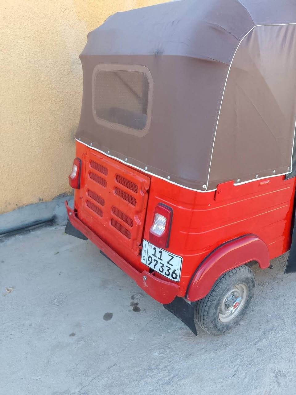 سلام عليكم تكتك للبيع موديل 2017مرقم 
اب سمي السنويه تحويل ثانيوم 
التكتك كفاله 
السعر/4800بيه مجال 
المكان بغداد المدائن 
***********
