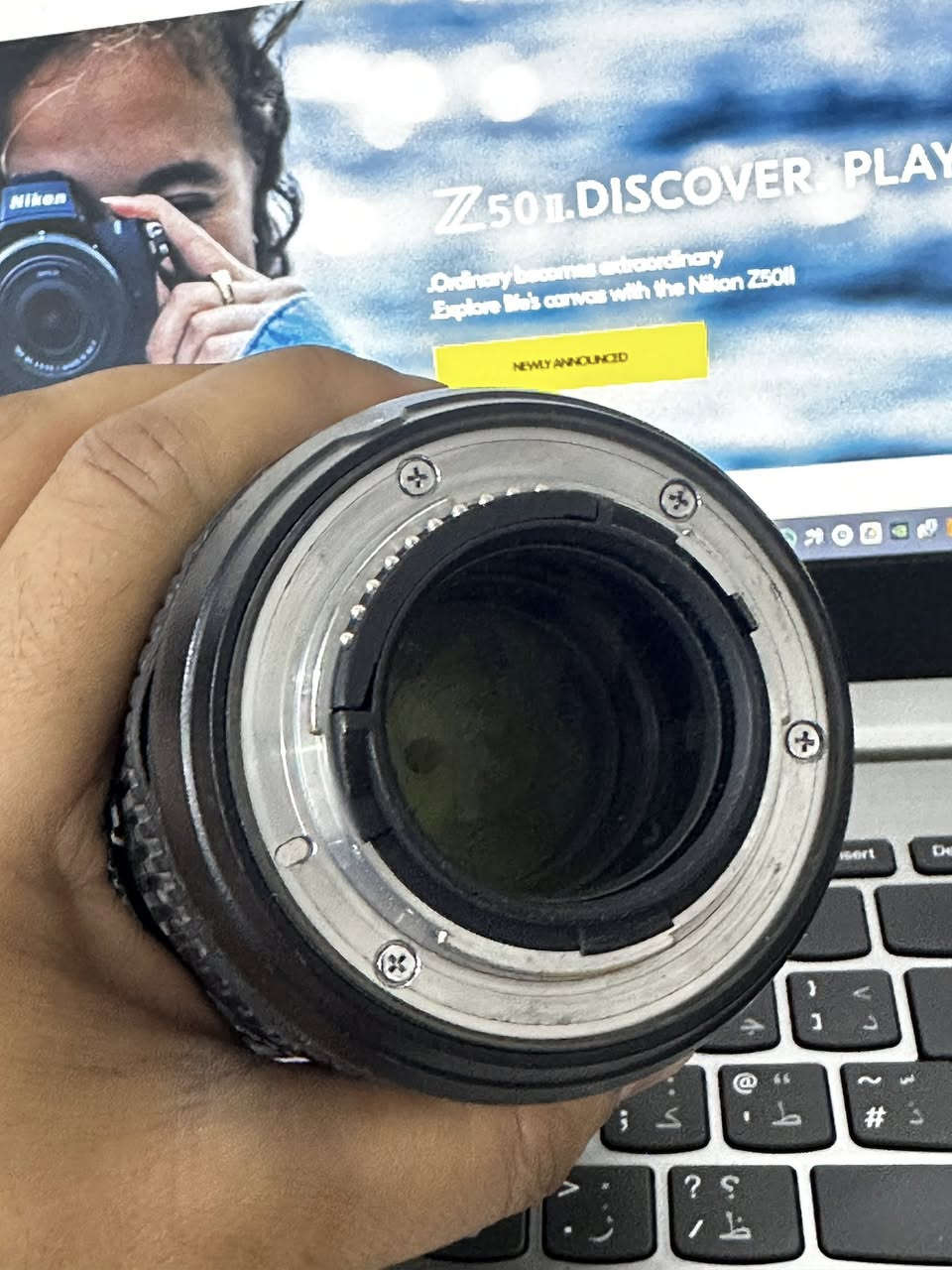 عدسة AF-S NIKKOR 24-70mm 1:2.8G ED نيكون  نظيفة  ومابيها اي مشكلة والي محدد عليه بلاحمر كسر الاطار ماأثر عليها من الخارج  عنواني ناصرية مركز 

اتصال او وتساب  *********** 

السعر 500 وبيها مجال للشراي
