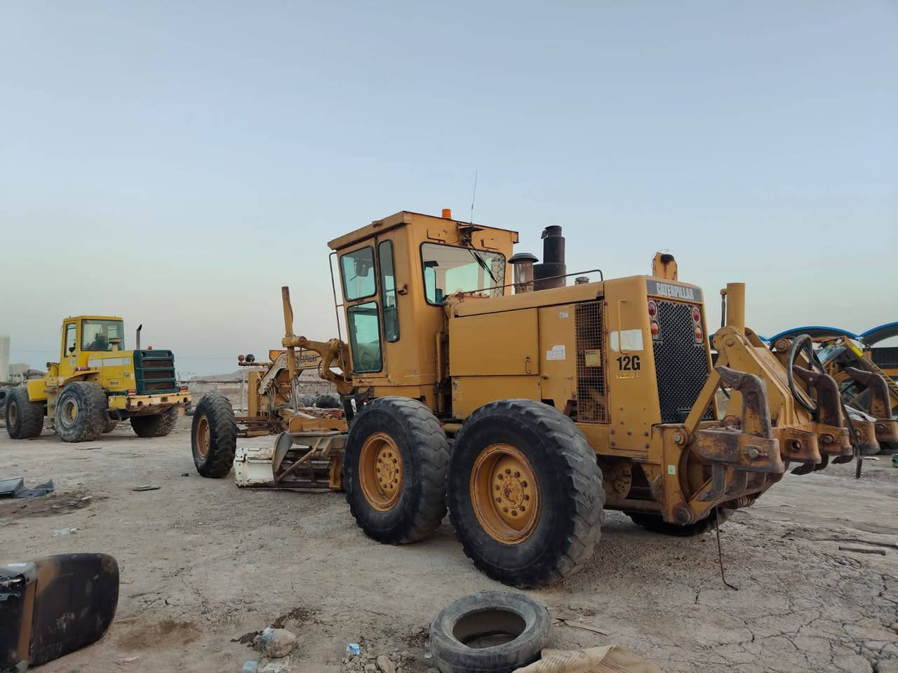 بِــســــمِ اللهِ الـــرَّحــمــنِ الــرَّحِــيــم.                             كريدر للبيع G12.                                                     منفيز.                                                                       علاوضع الشركه صبغ محرك كير مضخه صفاحيات كفاله.       مكان ناصريه مركز المدينه الواحئ.                                 رقم الهاتف ***********
