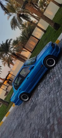 E30 1990  السياره ما تتقارن بل مهجومات متعوب عليه كلش وما ناقصه اي شي ...
