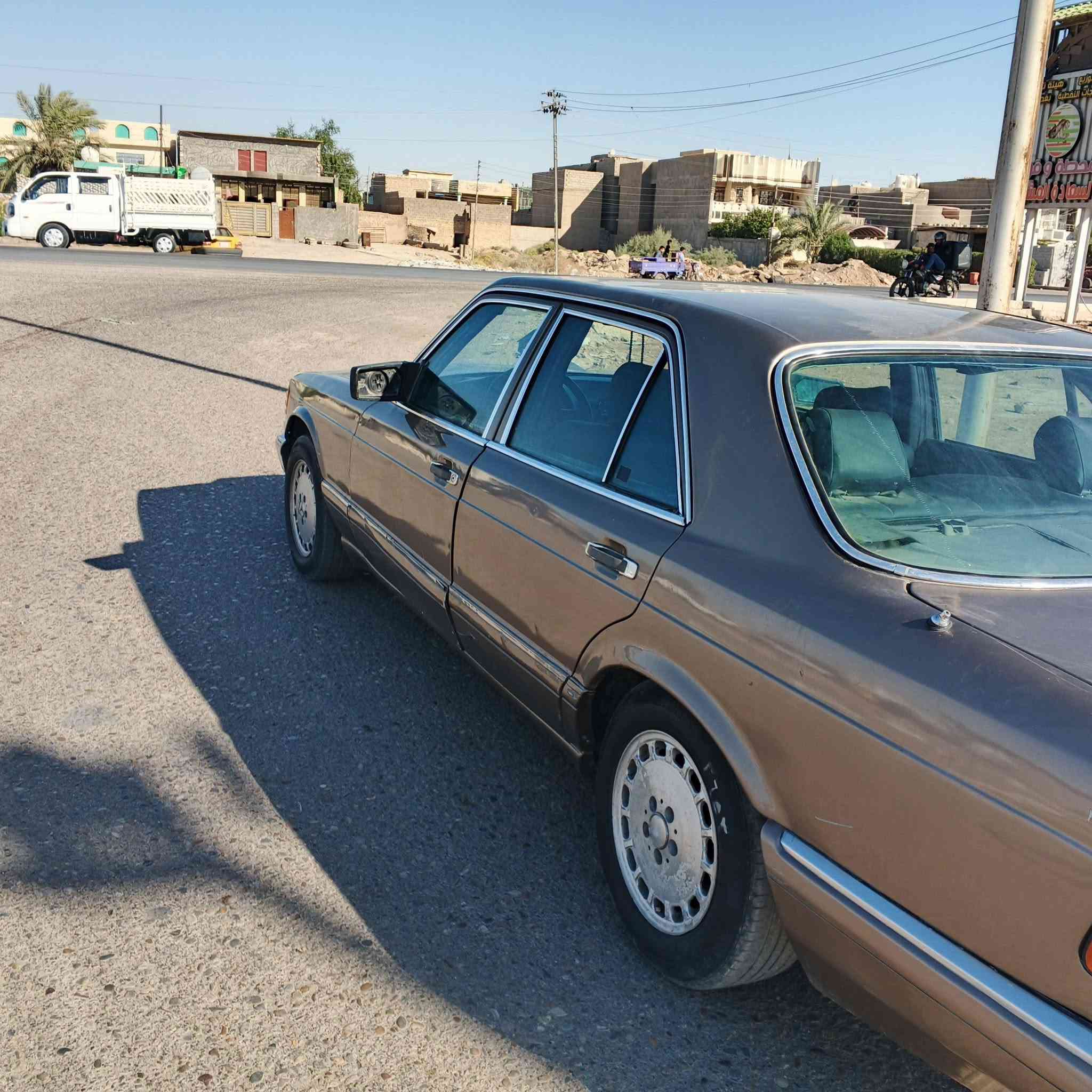 سلام عليكم اخوان عندي مارسدس جانبو حجم 300باب قصير موديل 1987 محرك بطه 2500ديلكو من شغل سياره الكير يخر عشر دقائق وبعدين تمشي طبعي والقاعدة مال الدبل مصلحه صدر نص عمر جام لامامي كهربائي الخلفي جوبي العنوان بغداد السعر 30وبيهاء مجال قليل رقم الموبايل ***********
