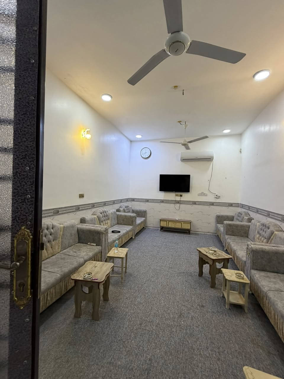 بسم الله ما شاء الله دار زراعي للبيع مداور اسهم مساحه 250 طابق واحد بناء 2023 حي النفط القديم جه الطابو فرع انشائيه ابو مرتضى صورت الشهيد  قرب الدكتور احمد مطر واجه 13 نزال 25 غرفتين صاله وديوانيه وصحيات عدد 3 تهويه عدد 2 للبيع او مراوس بطابو حي النفط القديم شراي تصل ***********
