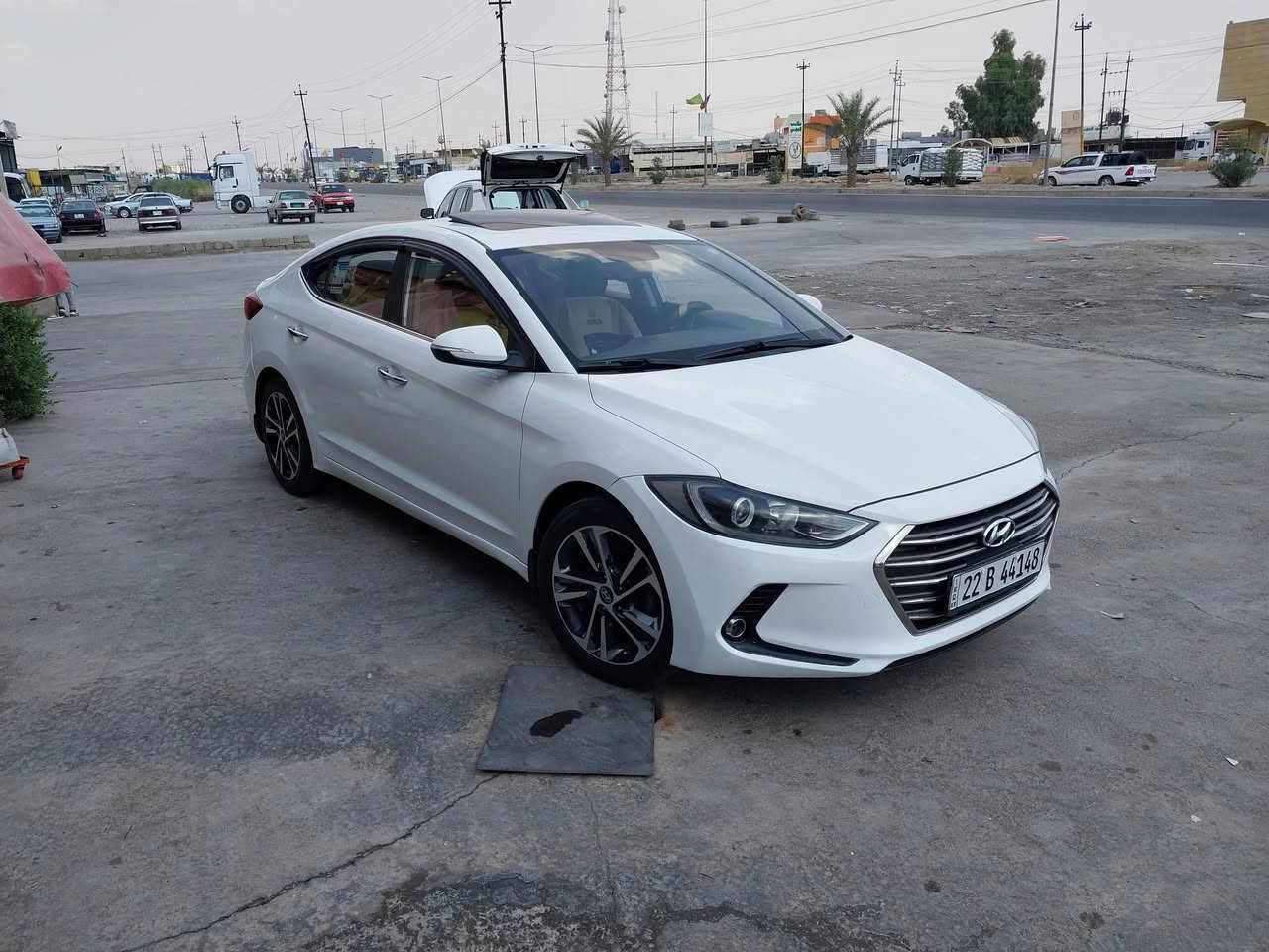 سلام عليكم.   السعر 135 ورقه
هونداي النترا خليجي
فئه GLS
موديل 2017
محرك 1800 دوش كير AT 
محرك كير شرط ما مفتوح ولا بي صوت رواجز
صبغ بيها نص باب خلفي معه شبر من الهلال اثر شخط
موصفات سلايت تبريد قطعتين ويل 18 تحكمات  بكلايت لد
لايتات لد كشنات اصلي جلد فول عده البصمه
سنويه تنتهي 2027 ورقم جديد شرط التحويل
عنوان موصل برطله 
رقم الهاتف ***********/***********
