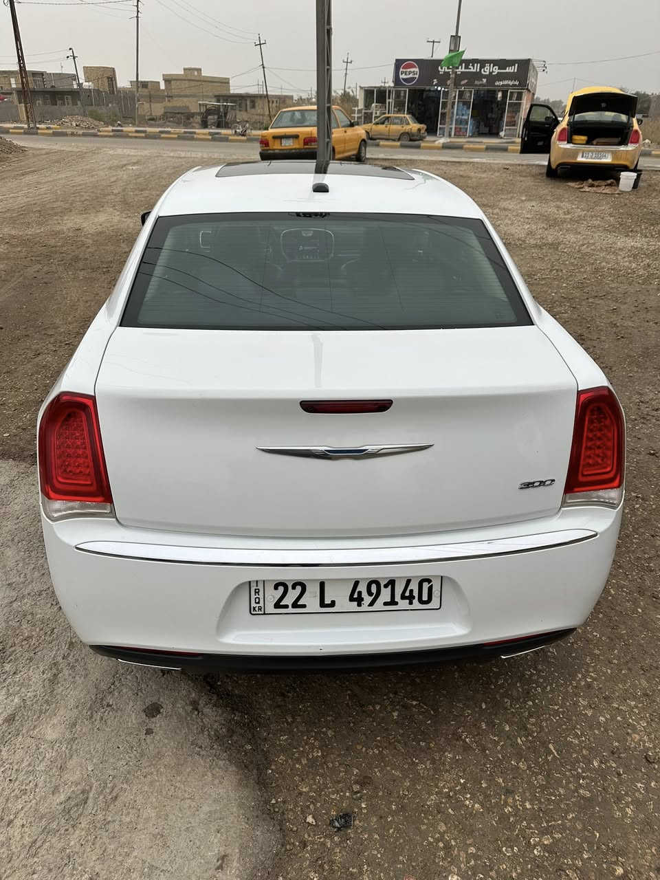 كرايسلر 2017 لمتد
-فتحه سقف 
-تحكم ستيرن
- داخل اسود 
- شاشة كاربلاي نفكيشن
- عداد 170 الف 
-لايت زرع عدسات زنون
- تشغيل عن بعد 
- ويل مكسيكي 
- كشنات كهرباء 
- سستم صوت الباين  
- رقم اربيل بسمي سياره هزه جديده
السيارة كفاله عامه من صبغ تبديل بارد حتى الدعاميات كفاله مكان السياره ديوانيه دغاره ***********
