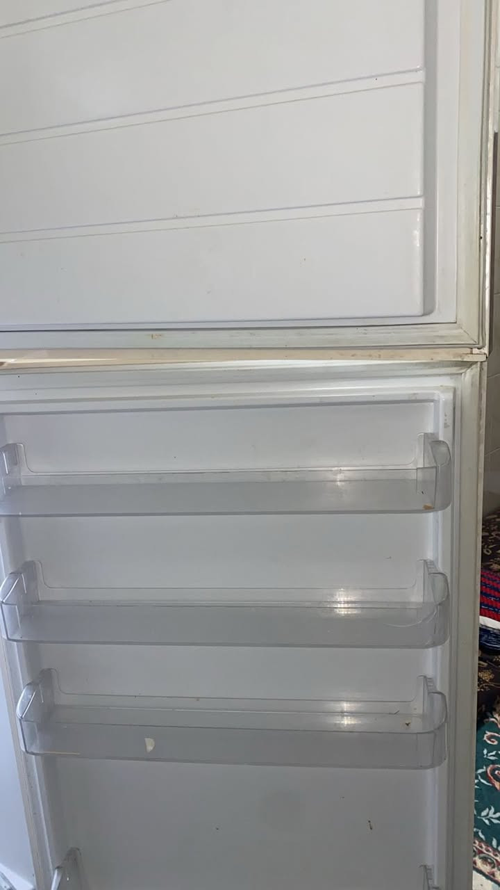 ثلاجه نضيفه جدا تفاصيلها بصوره نضافتها 80٪ 225 مكاني اربيل المهندسين  ***********
