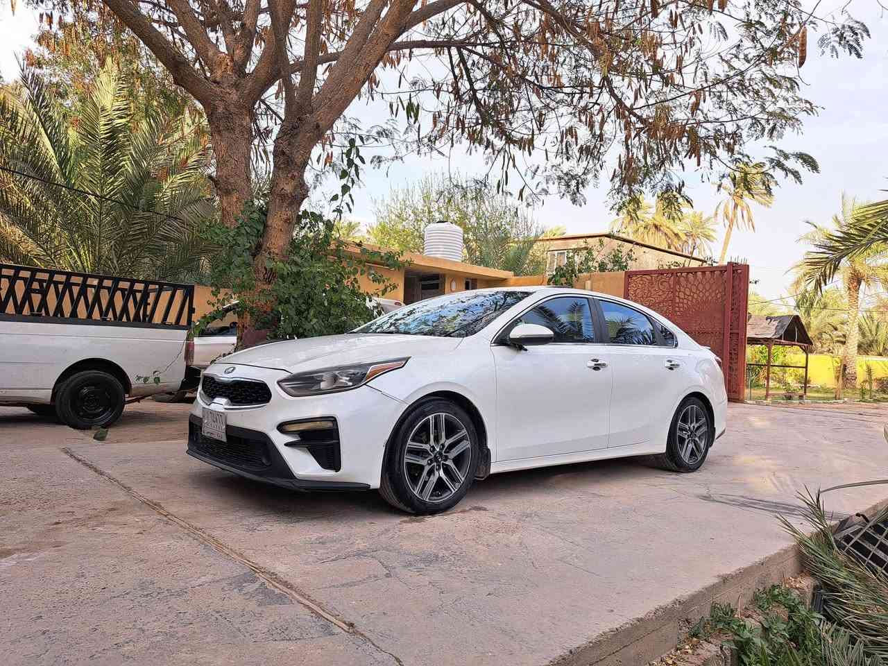 كيا فورتي موديل 20 كير ومكينه خير من الله حجم ٢٠٠٠ دوش كير AT رقم كربلاء معوقين بعد الها ٥ اشهر صير حره فول موصفات للاخير عدا لبصمه حداديه جديده كهربائيات عامه شغاله حادثها كلش حلو دعاميه وبنيد لباقي كفاله شرط سونار تخم تاير تراي كلش ناعمه وسريعه بدون دونز سعرها مناسب وحلو ١٣٣ وبي مجال للشراي مكاني كربلاء ***********
