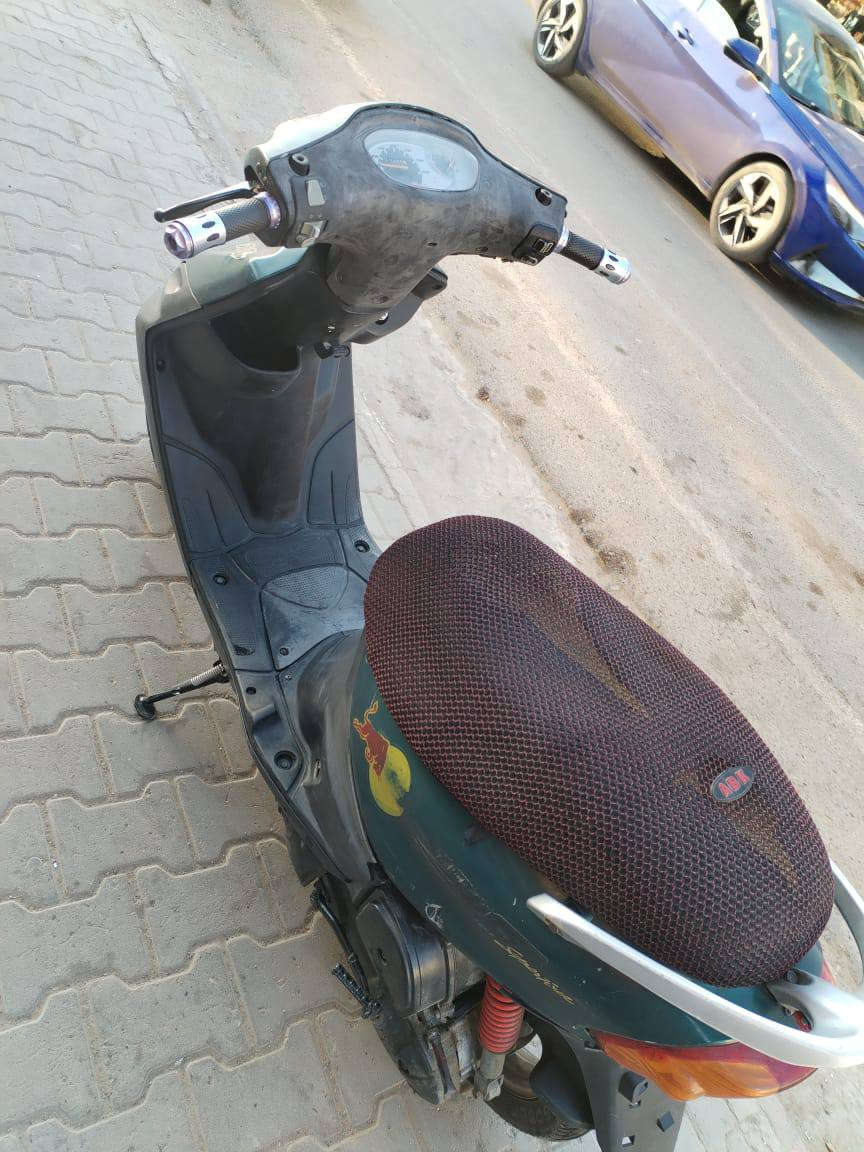 سلام عليكم دراجه قجمه السرعه 120 دراجه ياباني خير من الله تايرات جدد مكينه خرسه وناعمه سلف وهندر كهربايات كلها شغاله قفل جنطه شغال قفل ستيرن شغال بريكات شغاله بل مكان  كفرات كلش حلوه لا مشخطه ولا مضربه كيلو متر عداد سرعه شغال دهن موتل كل 20يوم ابدله السعر 450 وبيها مجال شي بسيط حك الجيه الرقم *********** العنوان بغداد الحريه
