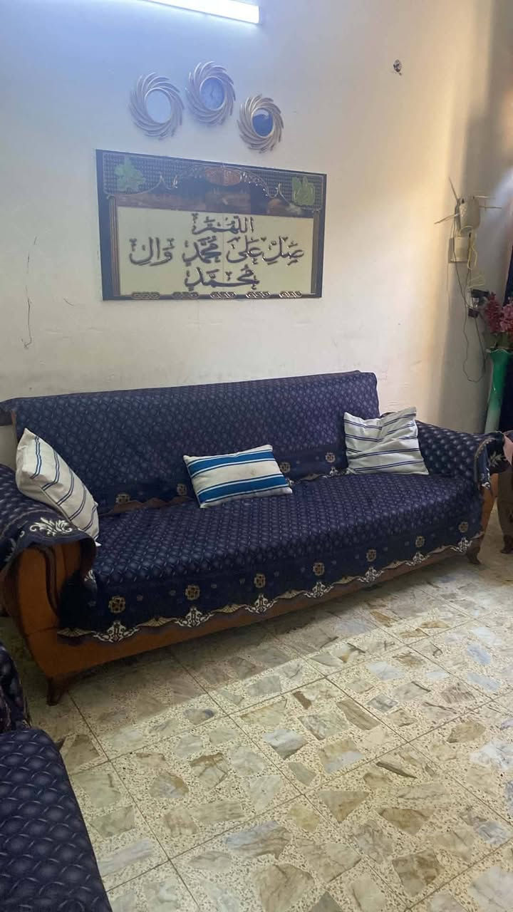 تخم صناعه تركي تزكام ثكيل نضيف ٨ مقاعد  بس القنفه الجبيره وحده شوي نازله
المكان بغداد الدوره شارع٦٠


**إذا كنت صاحب هذا الإعلان وتريد حذفه لأي سبب، رجاءا أرسل رسالة إلى الدعم الفني**