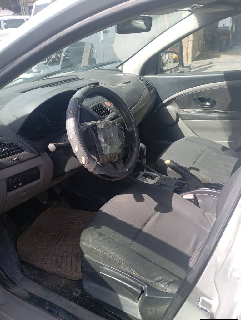 السلام عليكم 

رينو فلاونس موديل ١٢
رقم بغداد انكليزي باسمي
مكاني بغداد 
لون سلفر سيارة بيها حادث مصبوغة حزام

يحتاج لها ترتيب السعر 44وبيها مجال

*********** بغداد, العراق
