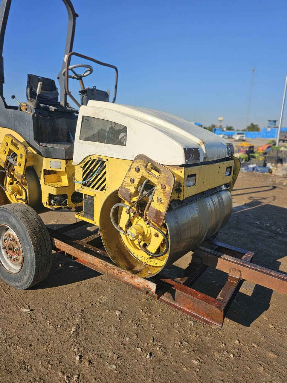 حادله للبيع موديل 2005 شغاله كامله كبل للشغل بس بدون رقم بس منفيس العنوان ديالى بعقوبه بهرز الستفسار ***********
