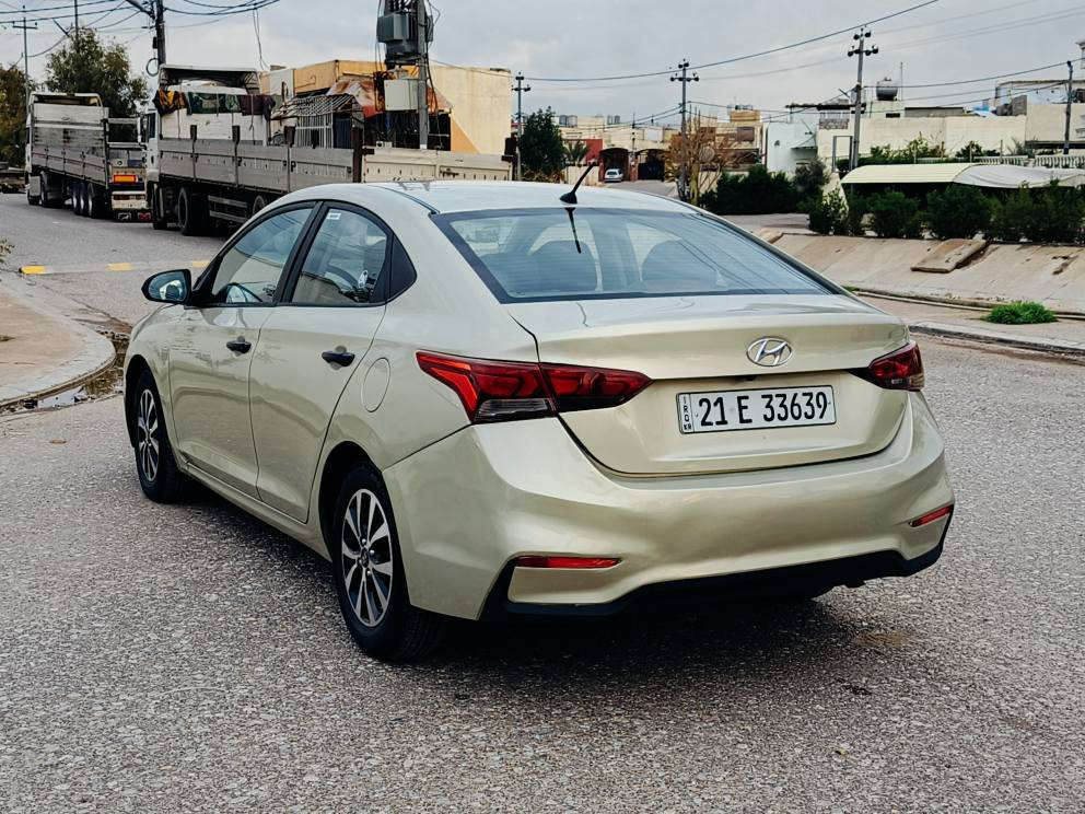 هۆندا ئەکسێنت مۆدیل2019  شاشە فول ماسەفات
گێڕ تۆماتیك وعادی جام کارەباوئاوێنە کارەبای کامل سپورت 
تاقم تایە ویل تازە بۆی بەستراوە پشت وپشت کامیرا
خۆی یەك پارچەی بویاغە بەڵام حیزامم کردیتەوە لۆجوانی
تەحدیل سورحەکوشین جلد  تاقم لایت لیدی  بۆداندراوە
سنەوی هەموی شتی نویە بەناوی خۆمە120هەزار رۆیشتوە
ڤۆلیۆمە فوڕمیکەشوێن هەولیر :***********
رقم تلفون:*********** أربيل, العراق
