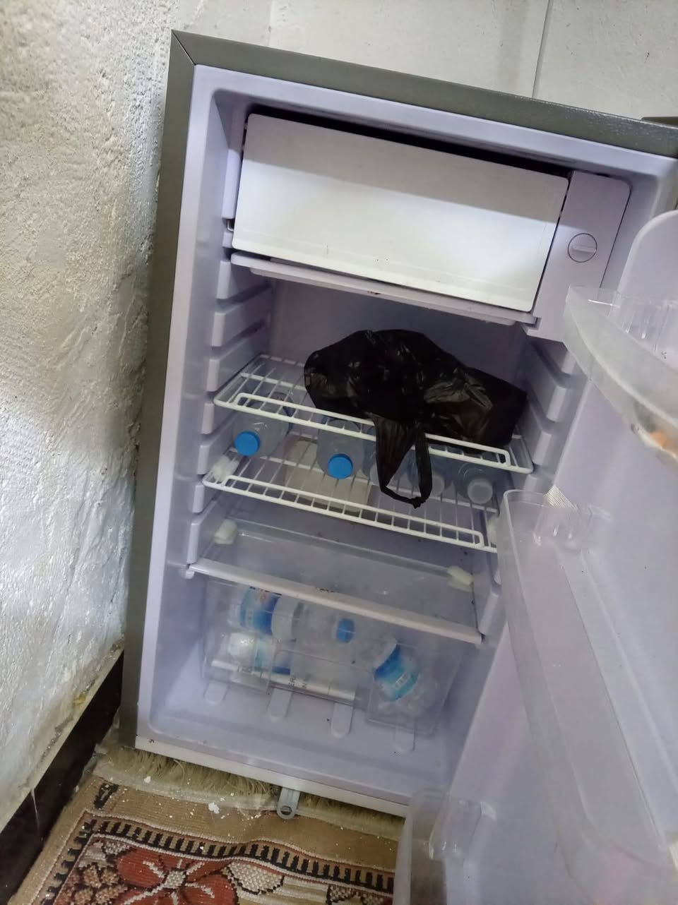 اغراض اللي بالصوره للبيع والسعر على كل صوره مكاني بغداد م الصدر الداخل الاخير قرب علاوي ابو اللبن اللي يحب يتصل على الرقم ***********
