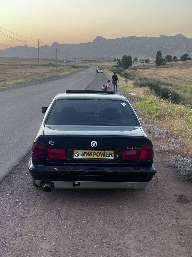 bmw520 کەپس
سەنەوی نەینوا 
مەکینو گێڕی بەشەرتی فیتەر 
لایت ئەڵقە گێج ئەڵقە 
سەقف سڵایت مەزبوت 
دوجام کارەبایە 
حیچ لێدراوینی 
کارەبای مەزبوت
ویلوتایەی لۆک 
کامل گیانی جاهز 
حیچ مەسرەفی نیە  
نرخ 24 گلا 
ژم *********** الرمادي, الأنبار
