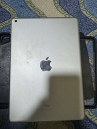 ايباد 9 نضافه 100‎%‎ كامل ملحقات عنوان بصره جبيله تواصل واتساب 0773345...